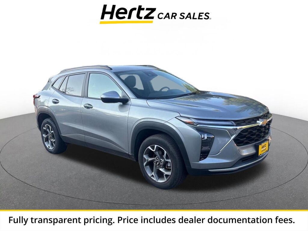 2025 Chevrolet Trax LT — photo 1 of 13