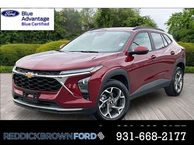 2025 Chevrolet Trax LT — photo 1 of 26