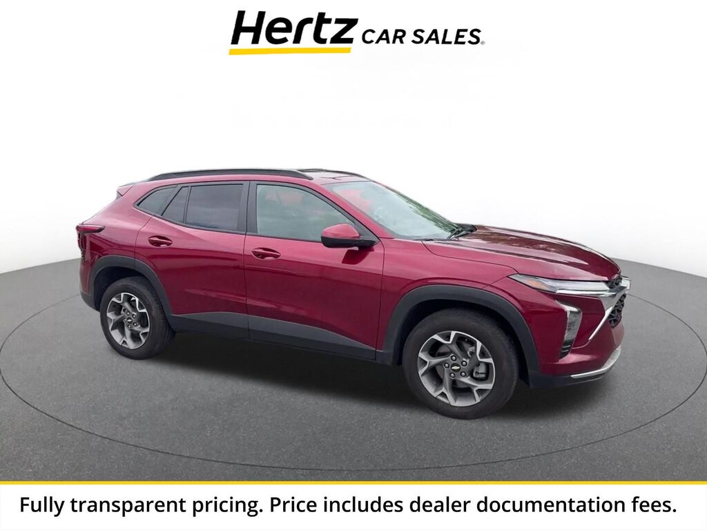 2025 Chevrolet Trax LT — photo 1 of 13