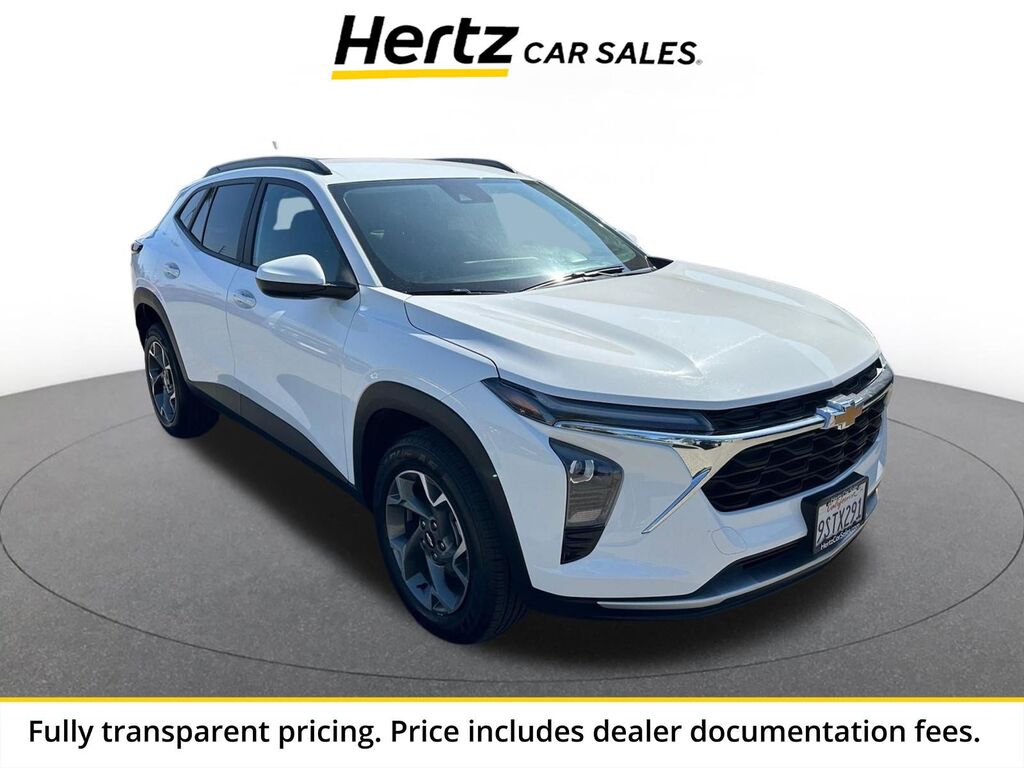 2025 Chevrolet Trax LT — photo 1 of 13