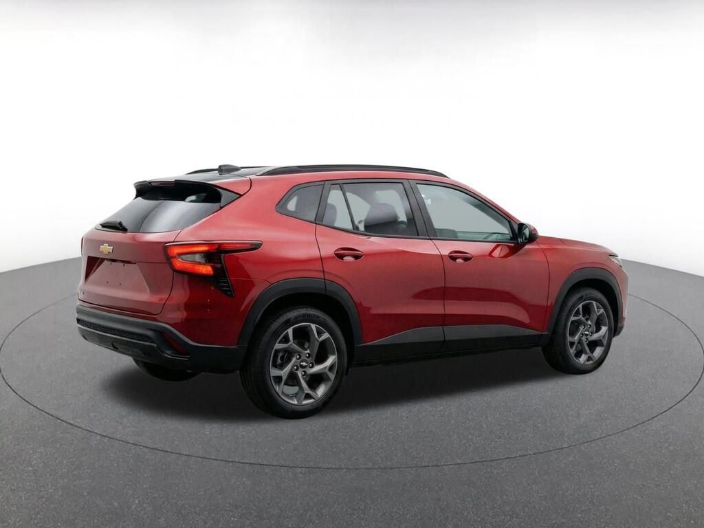 2025 Chevrolet Trax LT — photo 1 of 1