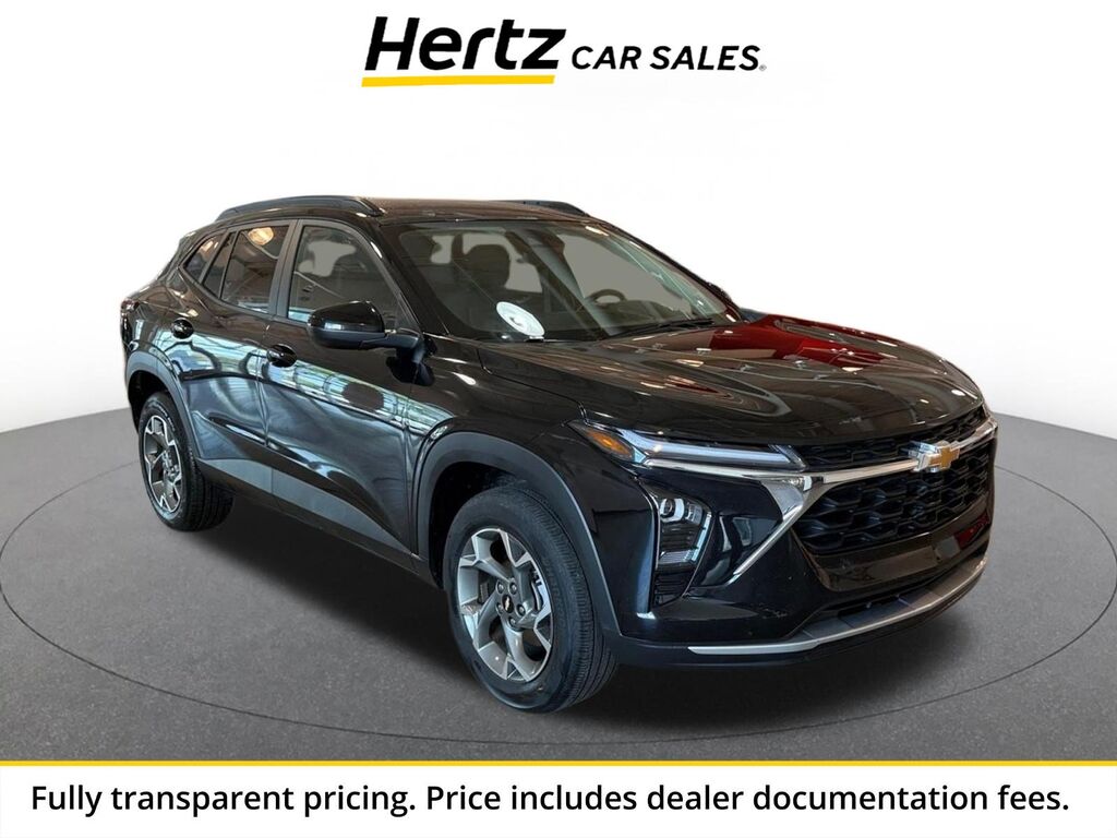 2025 Chevrolet Trax LT — photo 1 of 13
