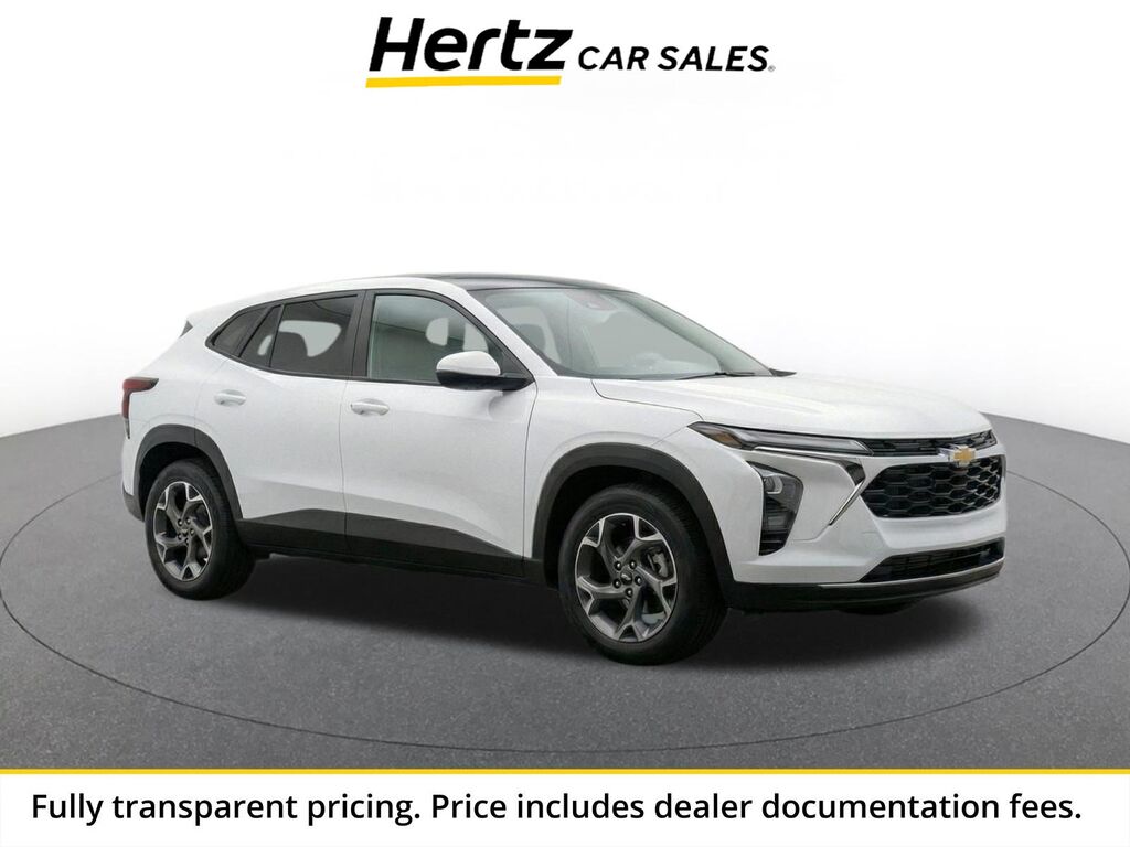 2025 Chevrolet Trax LT — photo 1 of 23