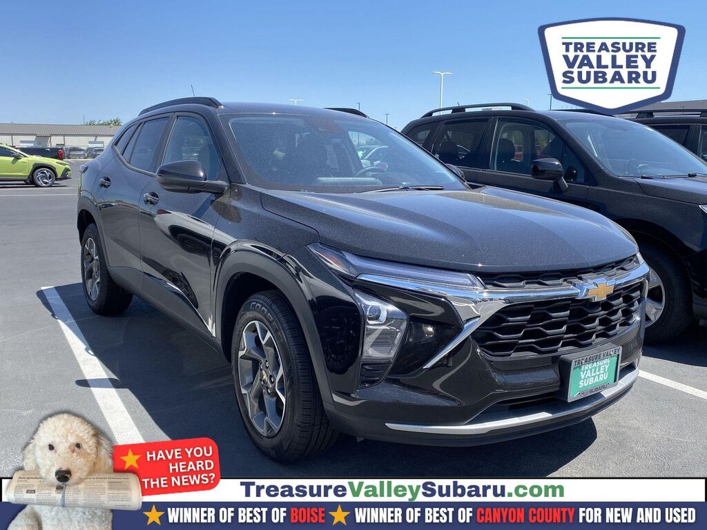 2025 Chevrolet Trax LT — photo 1 of 26