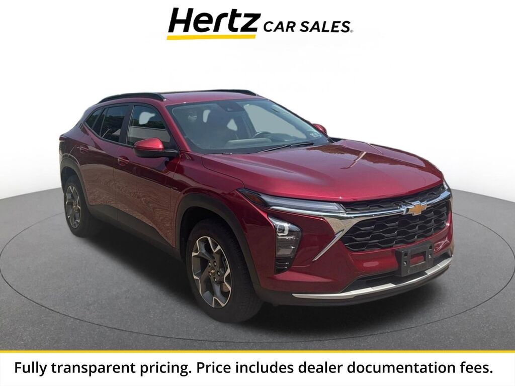 2025 Chevrolet Trax LT — photo 1 of 13