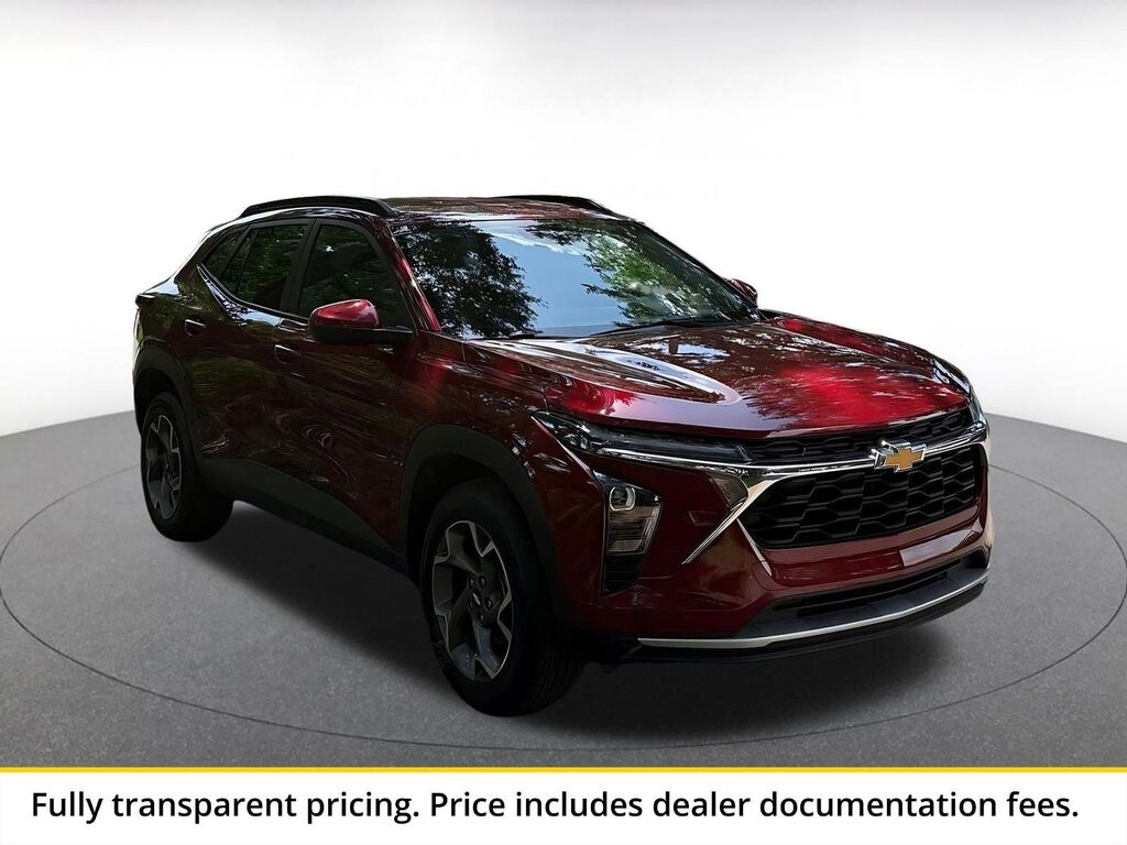 2025 Chevrolet Trax LT — photo 1 of 13