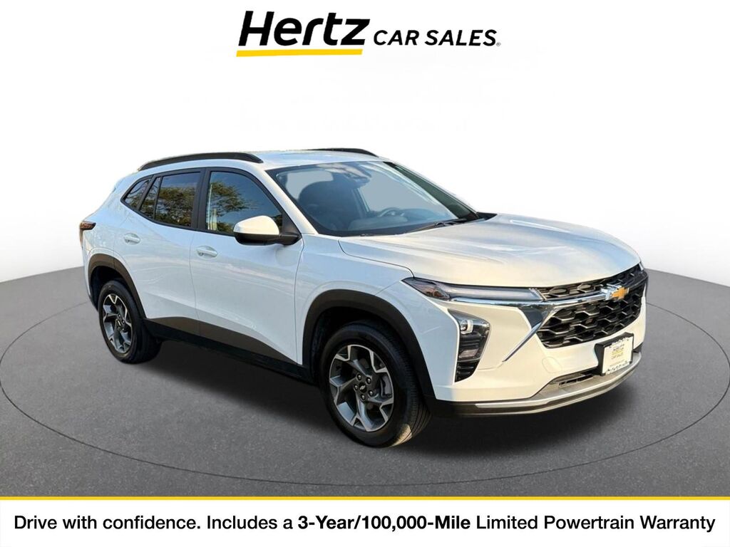 2025 Chevrolet Trax LT — photo 1 of 11