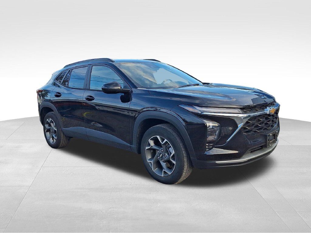 2025 Chevrolet Trax LT — photo 1 of 1