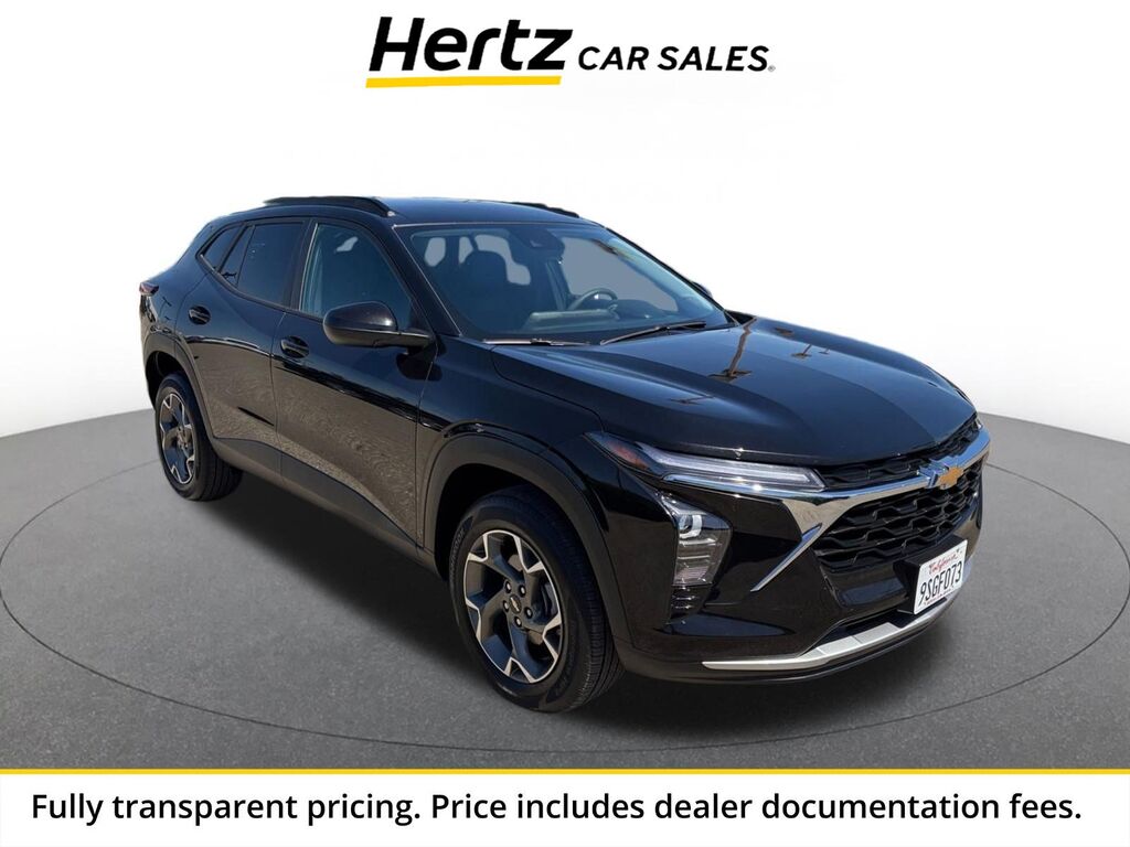 2025 Chevrolet Trax LT — photo 1 of 13