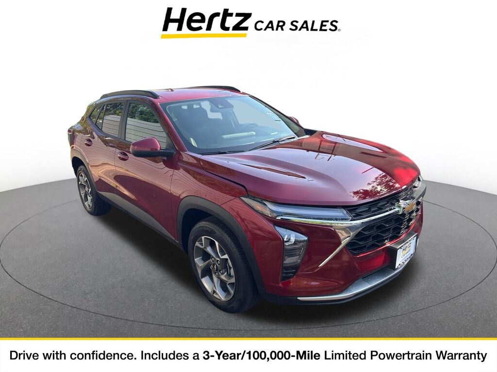 2025 Chevrolet Trax LT — photo 1 of 11