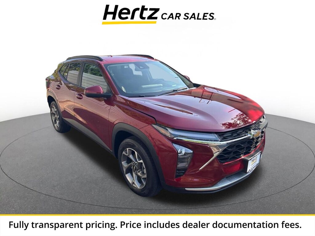2025 Chevrolet Trax LT — photo 1 of 13