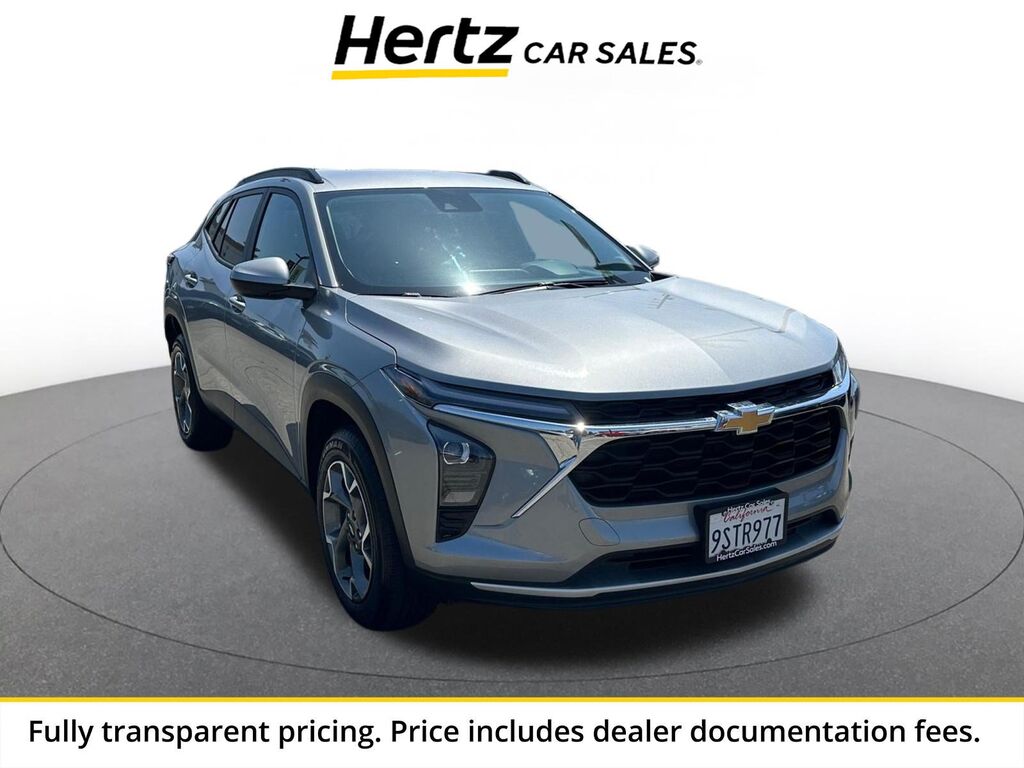 2025 Chevrolet Trax LT — photo 1 of 13