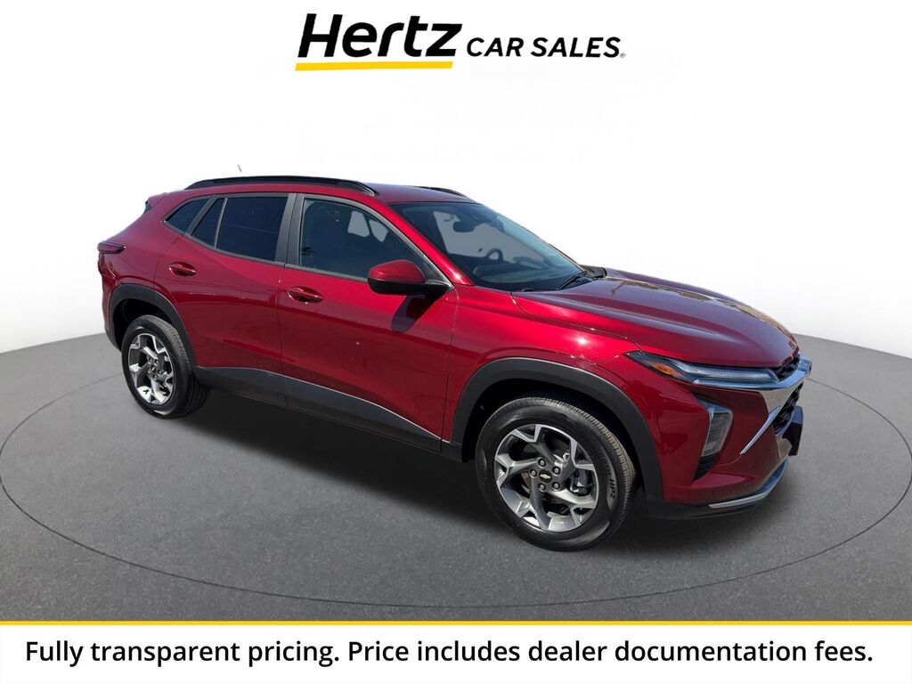 2025 Chevrolet Trax LT — photo 1 of 13
