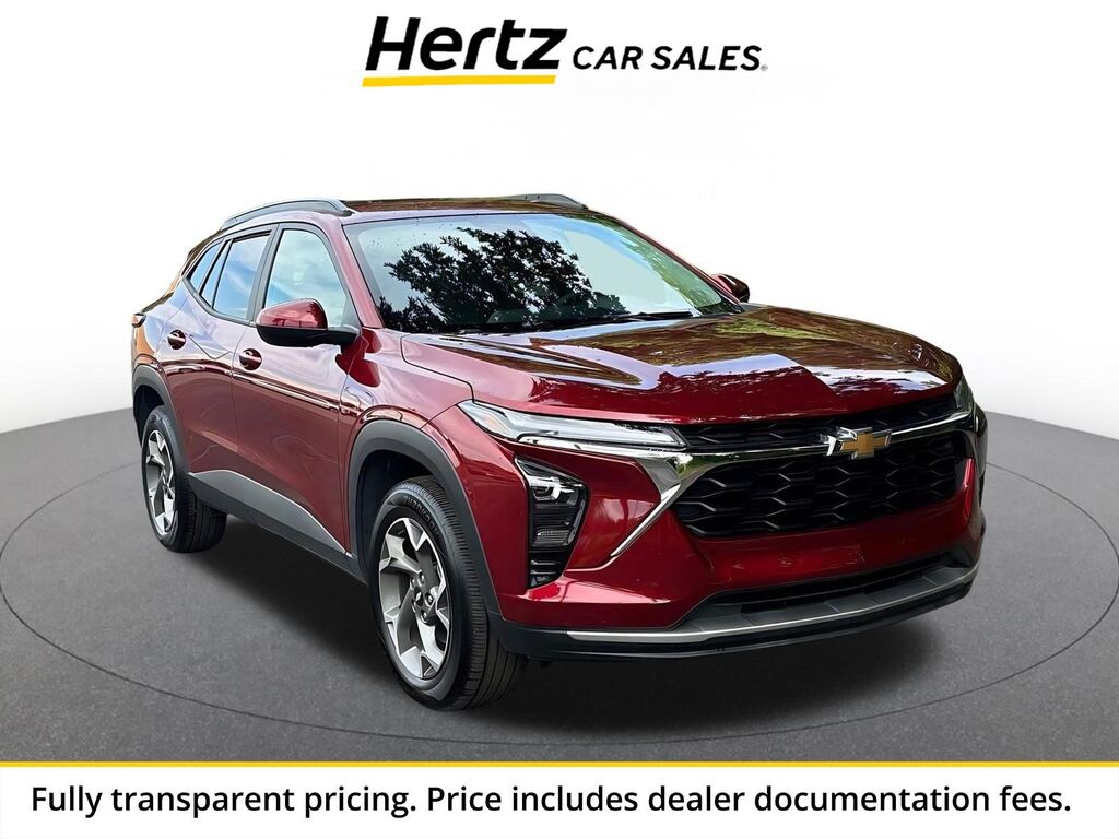 2025 Chevrolet Trax LT — photo 1 of 13