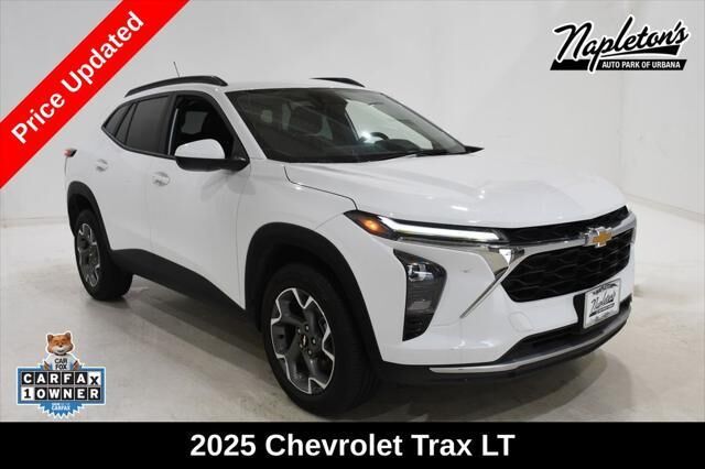 2025 Chevrolet Trax LT — photo 1 of 13