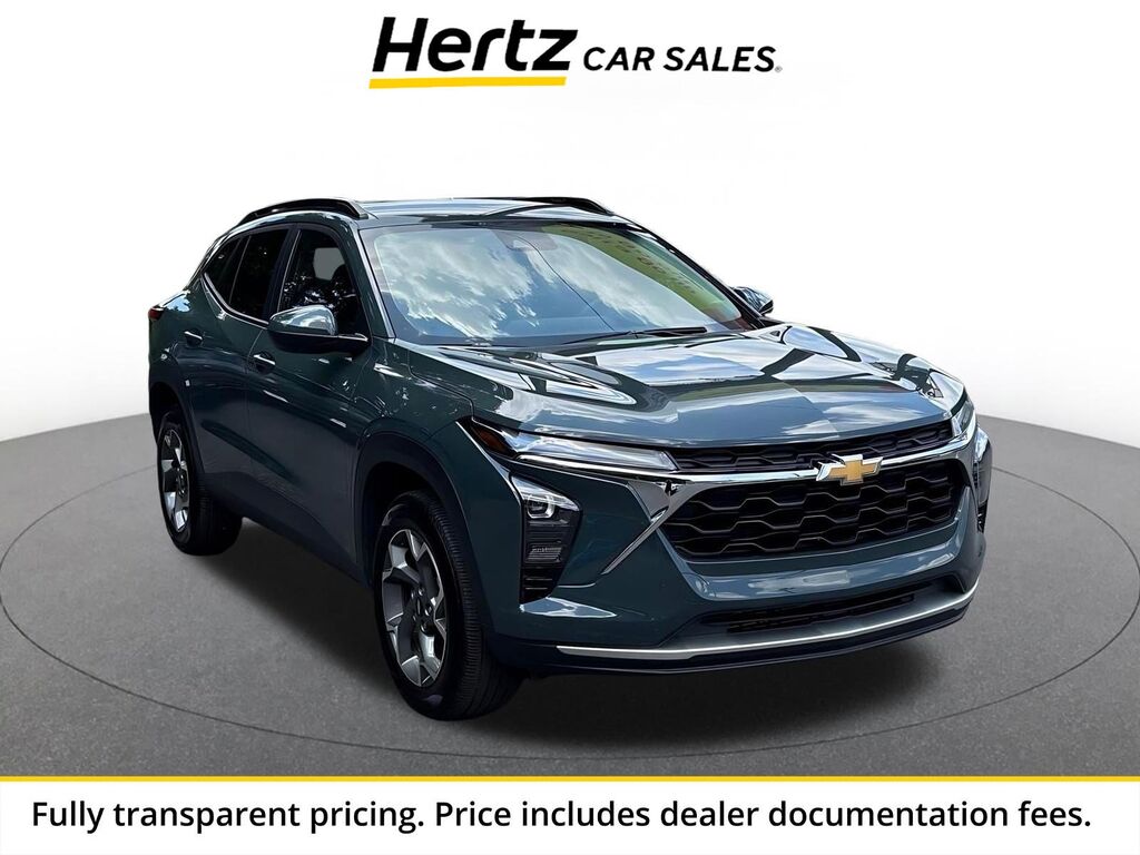 2025 Chevrolet Trax LT — photo 1 of 13