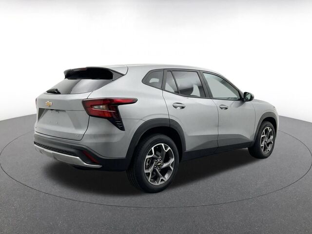 2025 Chevrolet Trax LT — photo 1 of 4