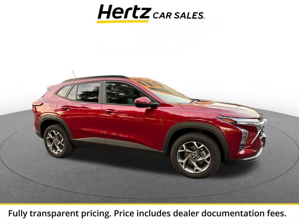 2025 Chevrolet Trax LT — photo 1 of 13