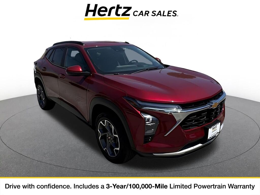 2025 Chevrolet Trax LT — photo 1 of 11