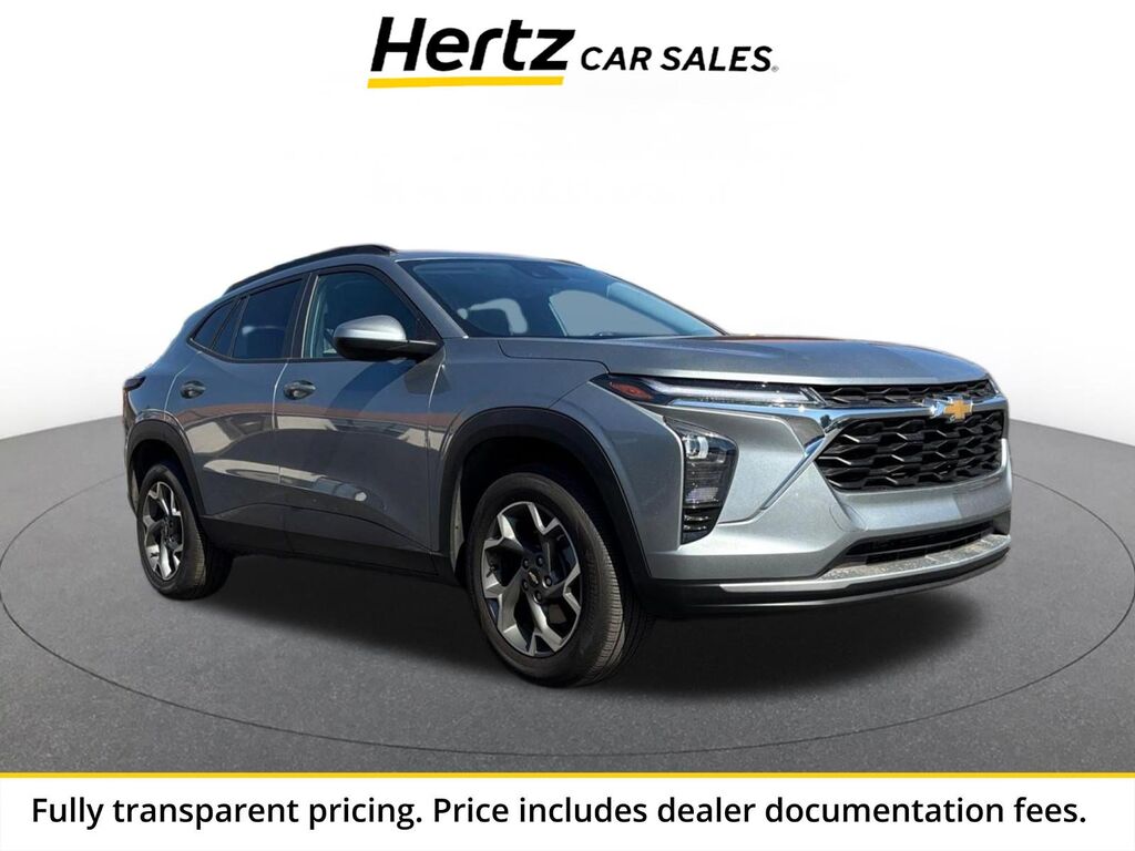 2025 Chevrolet Trax LT — photo 1 of 13