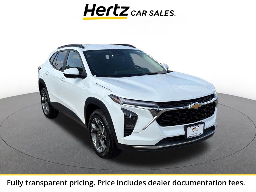 2025 Chevrolet Trax LT — photo 1 of 13