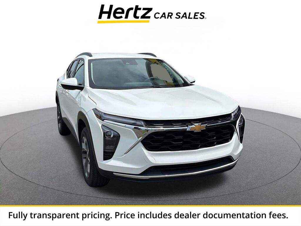 2025 Chevrolet Trax LT — photo 1 of 13