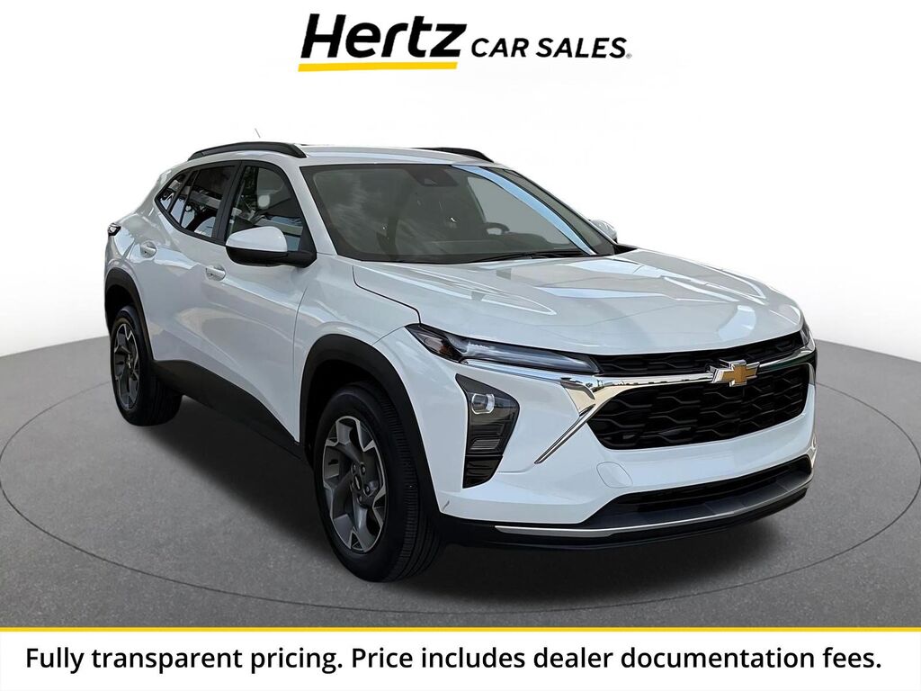 2025 Chevrolet Trax LT — photo 1 of 14