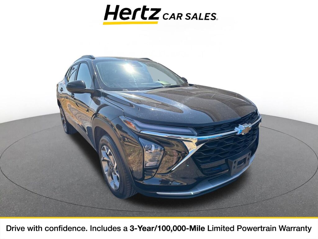 2025 Chevrolet Trax LT — photo 1 of 11