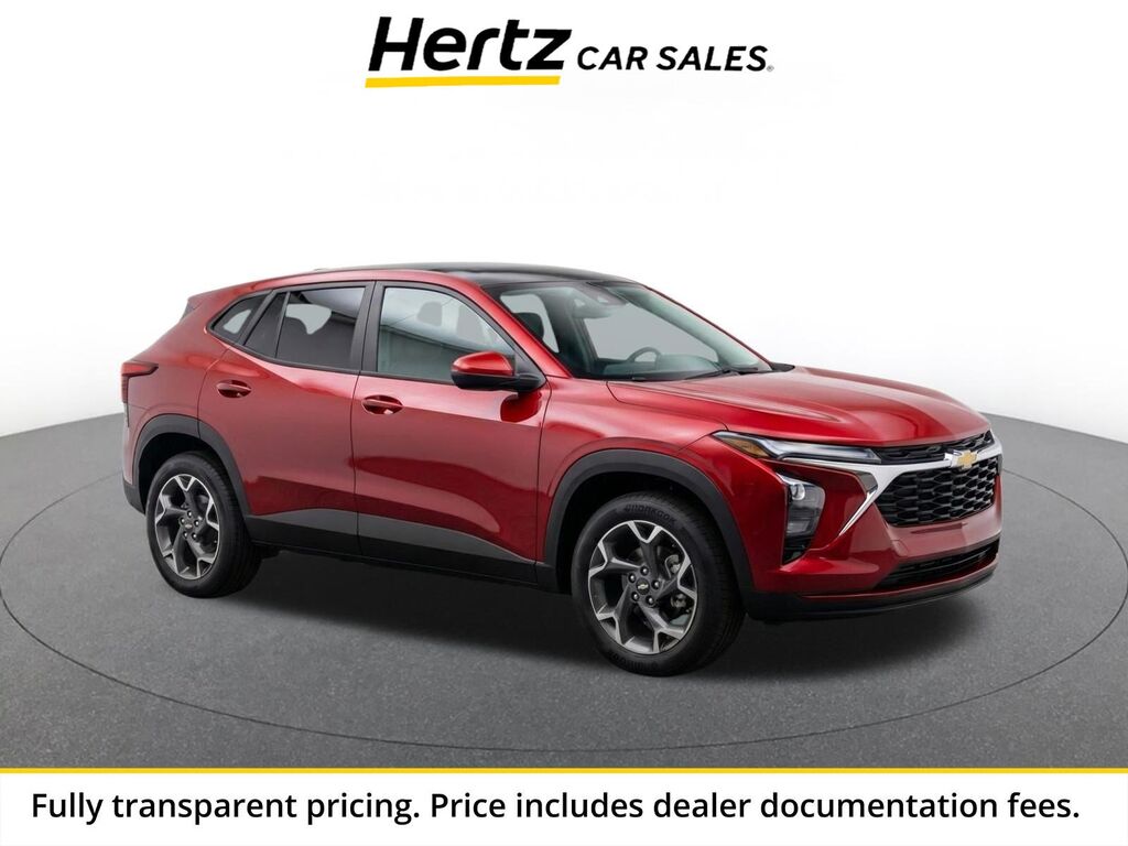 2025 Chevrolet Trax LT — photo 1 of 23