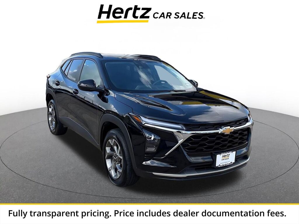 2025 Chevrolet Trax LT — photo 1 of 13