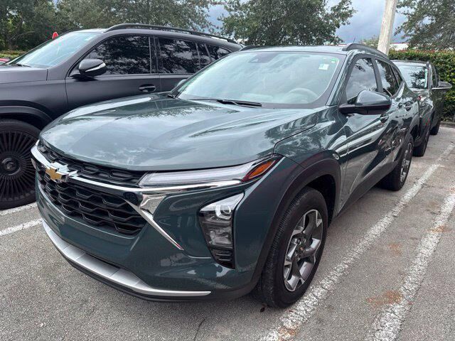 2025 Chevrolet Trax LT — photo 1 of 13
