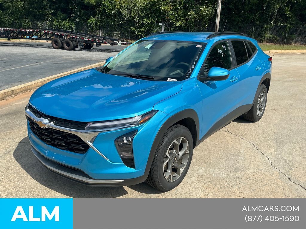 2025 Chevrolet Trax LT — photo 1 of 13