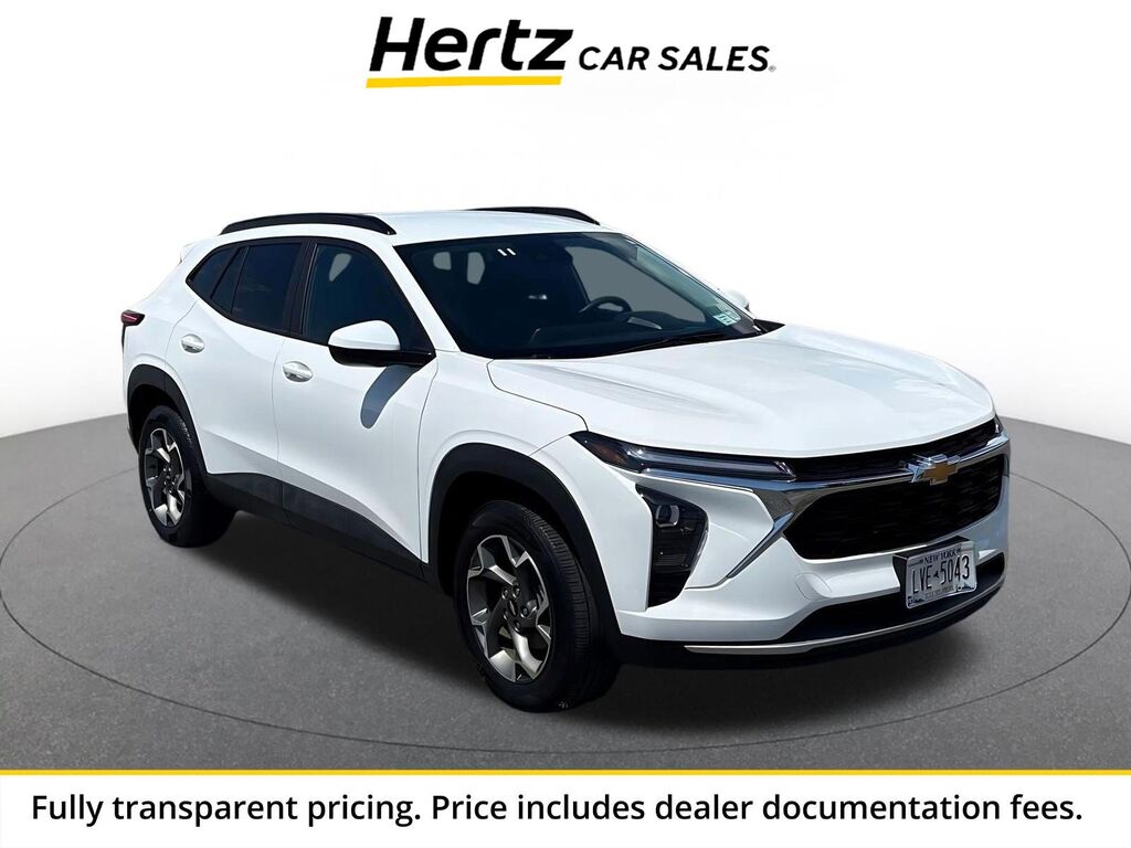2025 Chevrolet Trax LT — photo 1 of 13