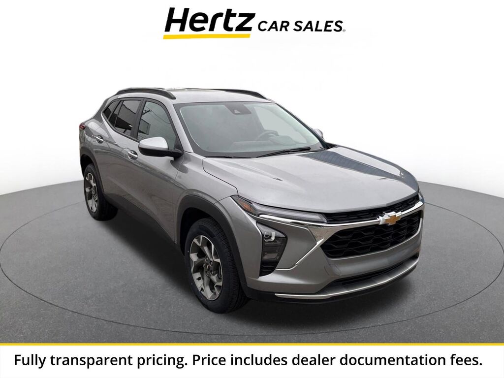 2025 Chevrolet Trax LT — photo 1 of 13