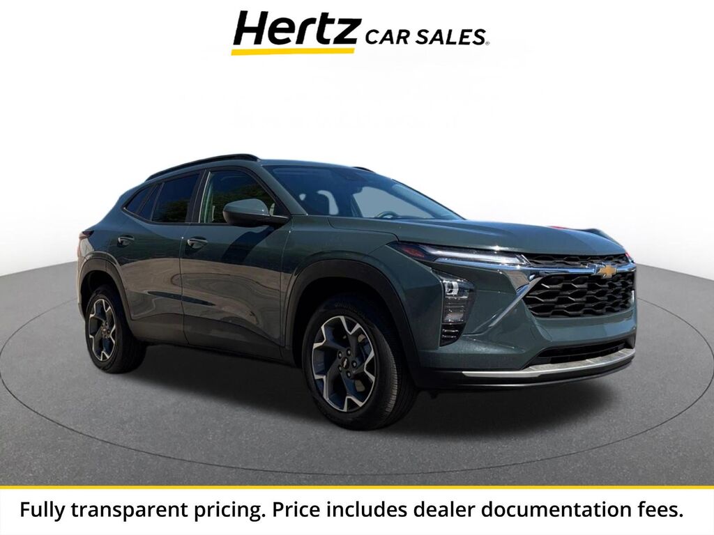 2025 Chevrolet Trax LT — photo 1 of 13
