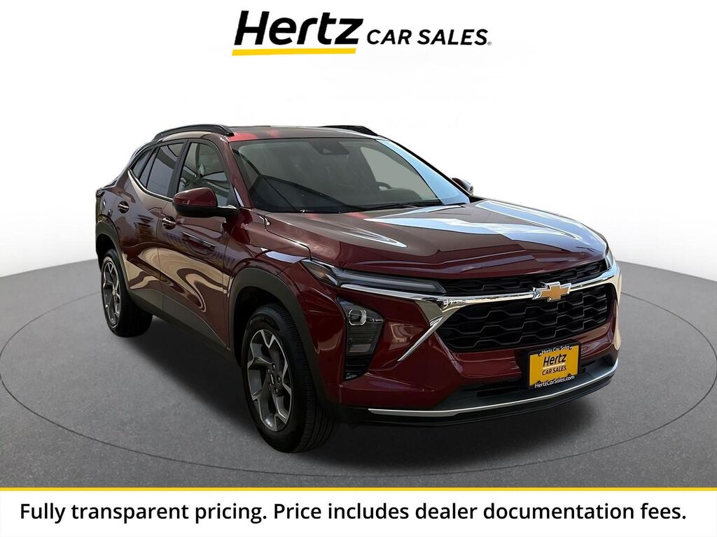 2025 Chevrolet Trax LT — photo 1 of 13