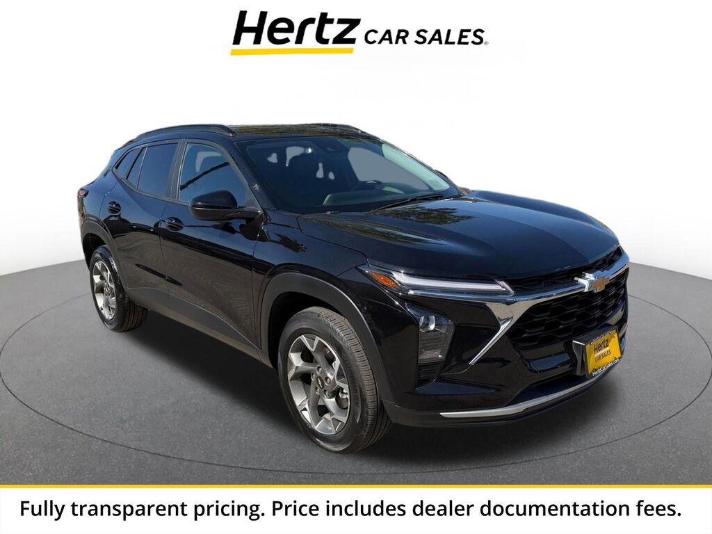 2025 Chevrolet Trax LT — photo 1 of 2
