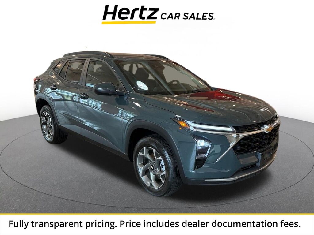 2025 Chevrolet Trax LT — photo 1 of 13