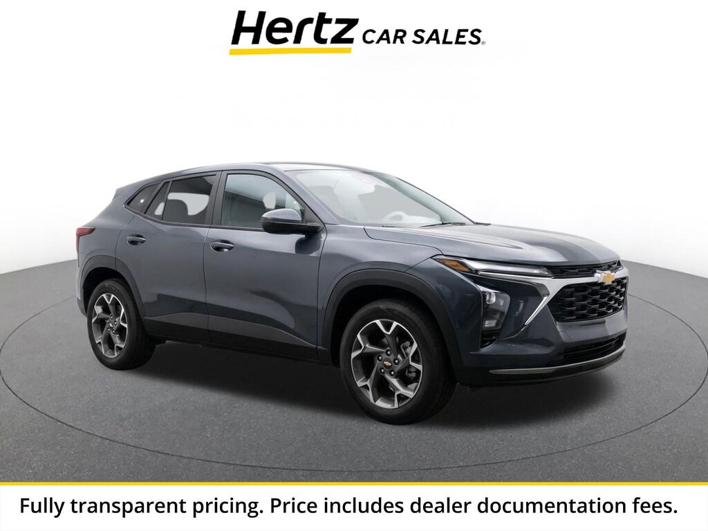 2025 Chevrolet Trax LT — photo 1 of 23