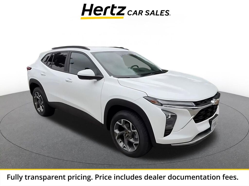 2025 Chevrolet Trax LT — photo 1 of 13