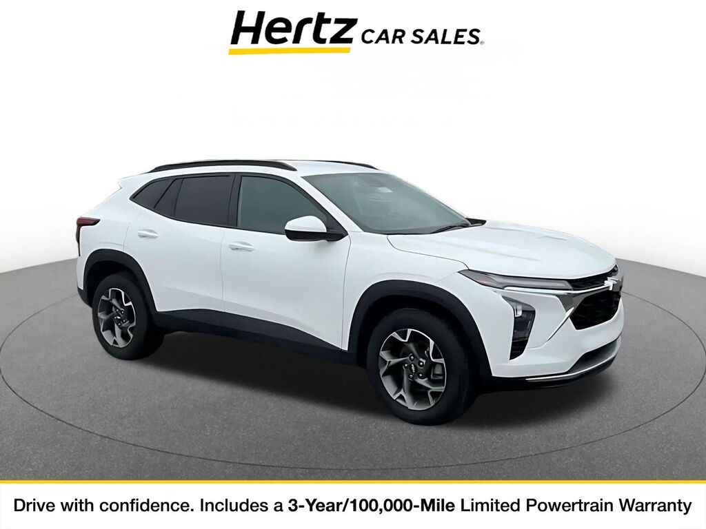 2025 Chevrolet Trax LT — photo 1 of 11