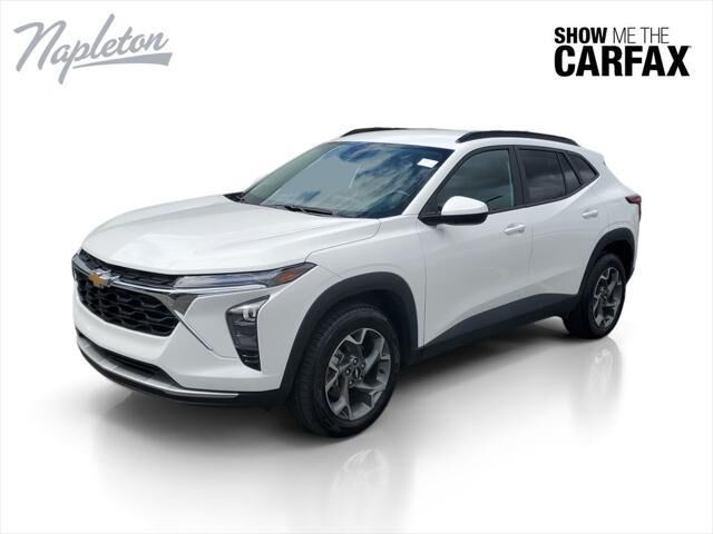 2025 Chevrolet Trax LT — photo 1 of 13