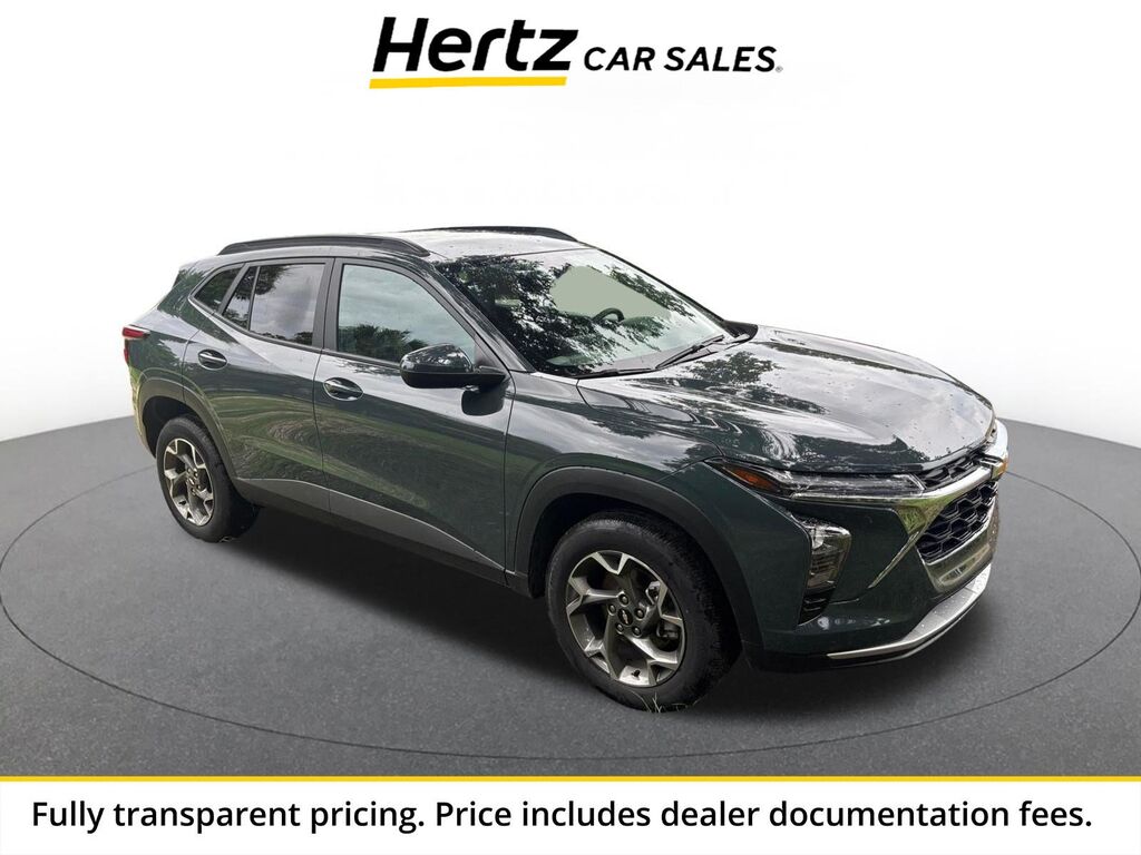 2025 Chevrolet Trax LT — photo 1 of 13
