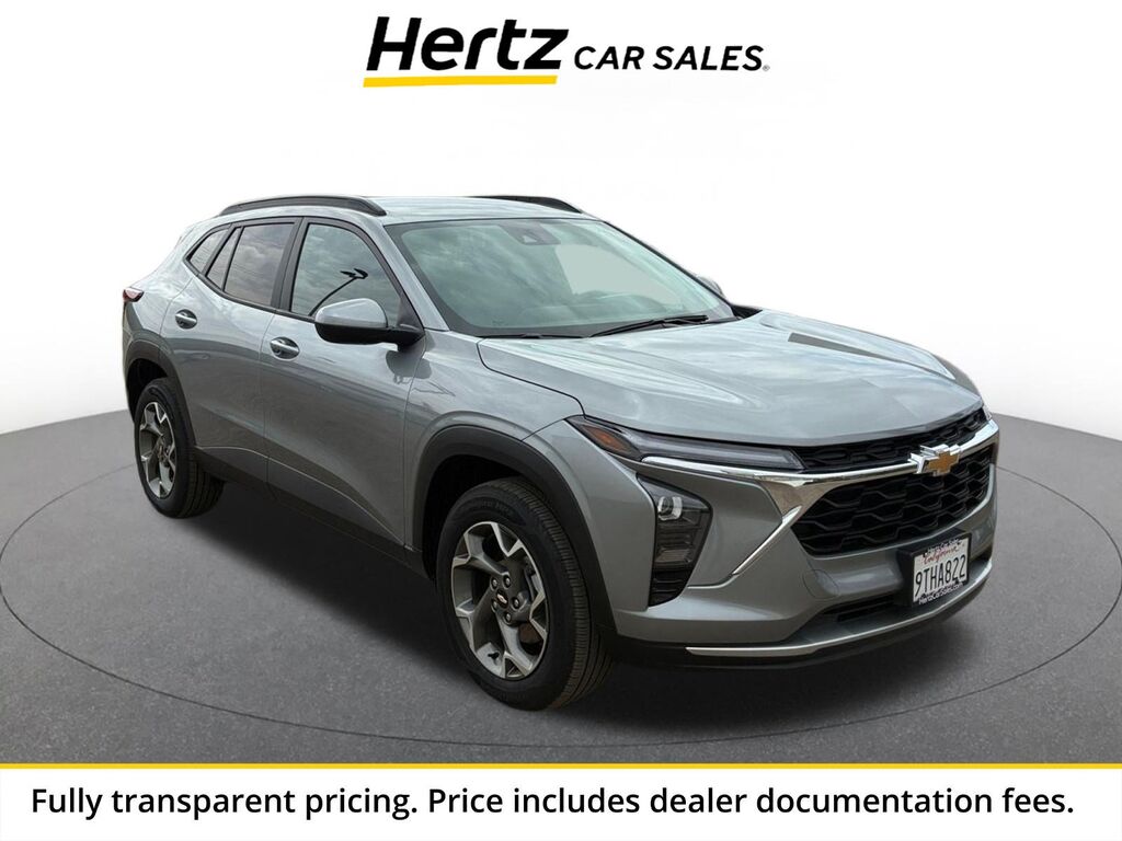 2025 Chevrolet Trax LT — photo 1 of 13