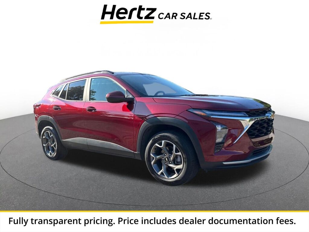 2025 Chevrolet Trax LT — photo 1 of 13
