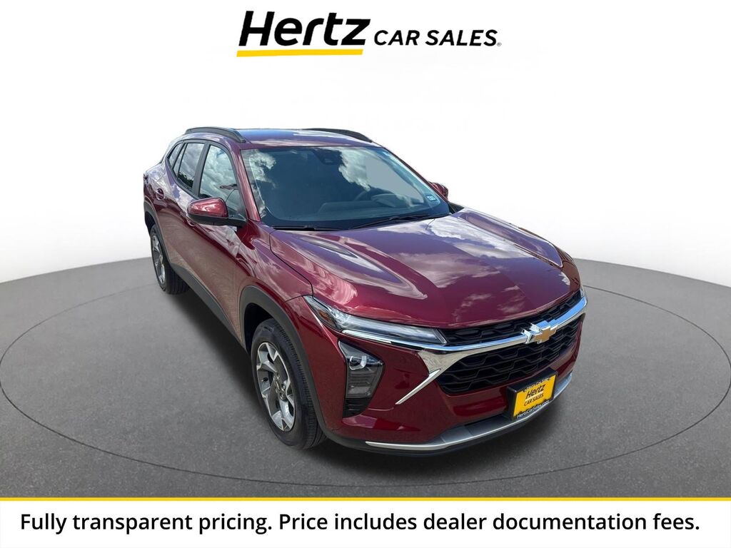2025 Chevrolet Trax LT — photo 1 of 13