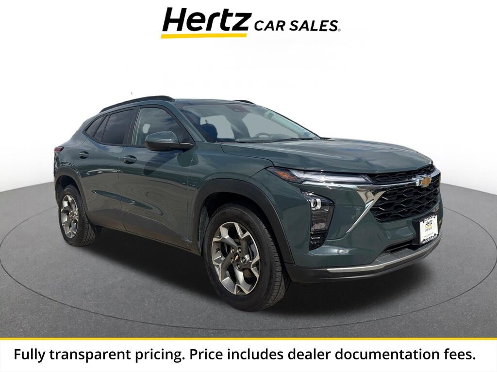2025 Chevrolet Trax LT — photo 1 of 13