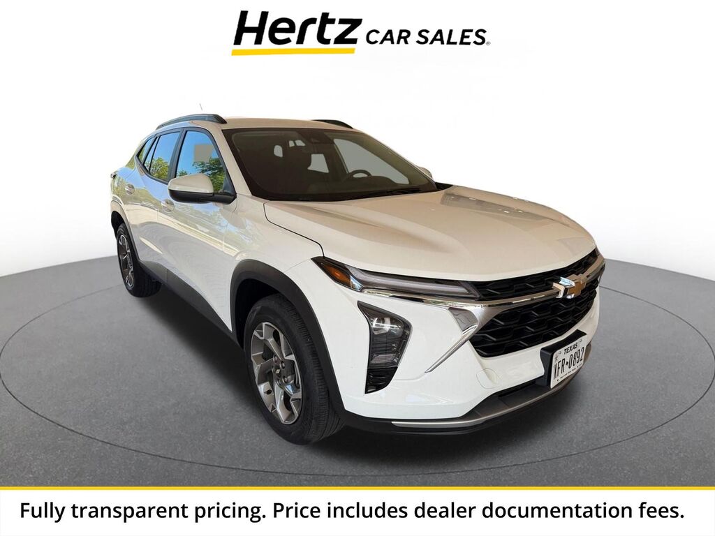 2025 Chevrolet Trax LT — photo 1 of 13