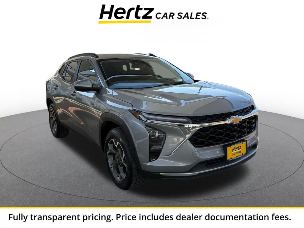 2025 Chevrolet Trax LT — photo 1 of 13