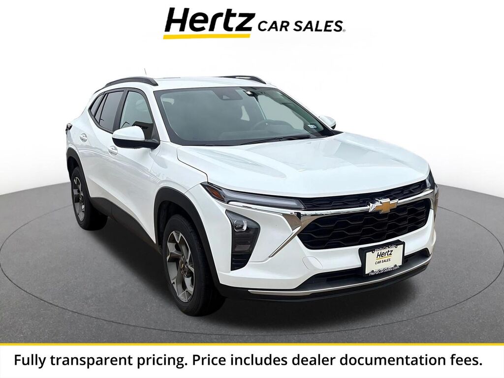 2025 Chevrolet Trax LT — photo 1 of 13